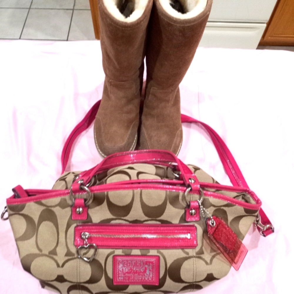 COACH PURSE / BEARPAW BOOTS